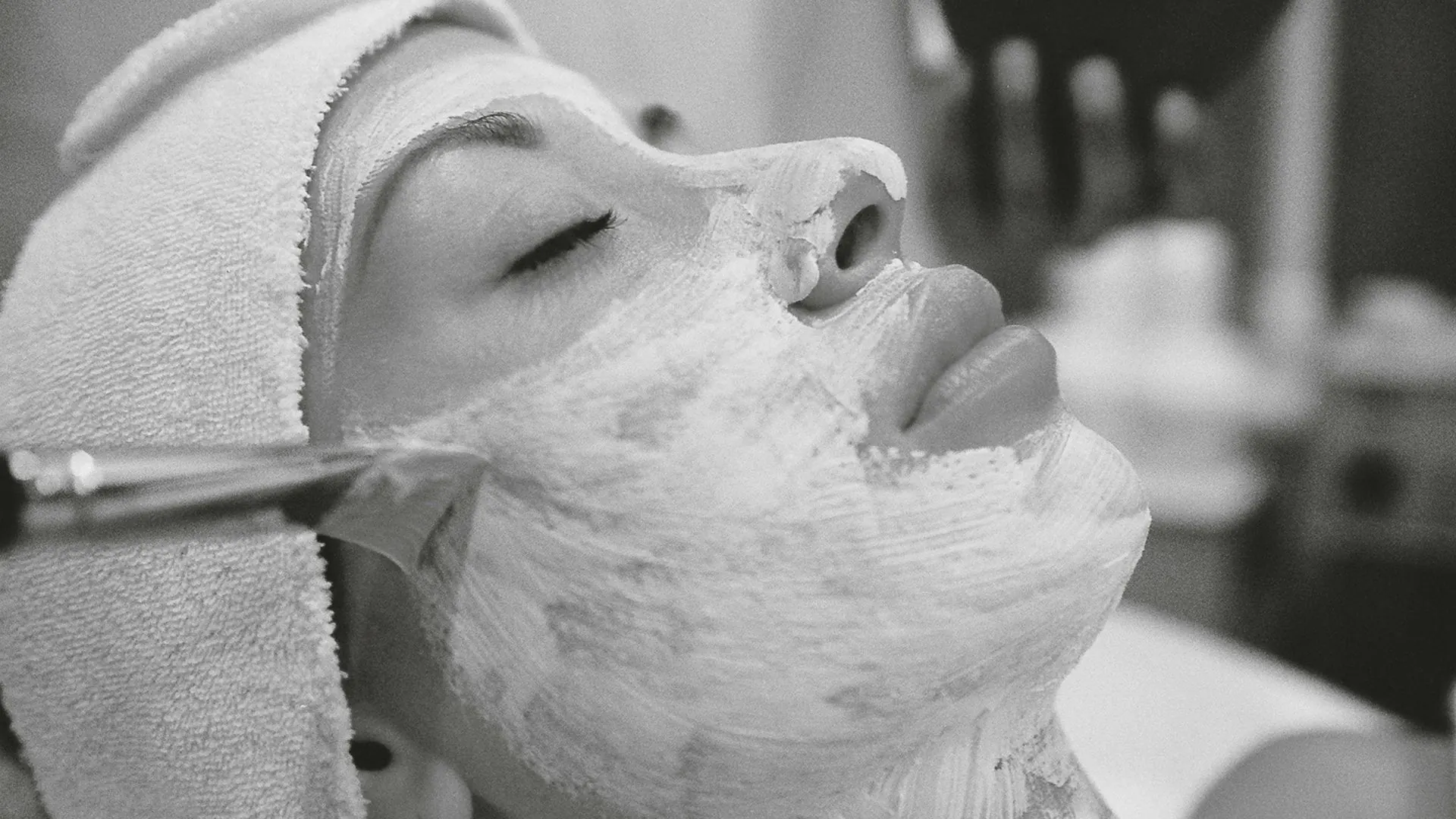 Facial and nail salon services in Las Vegas